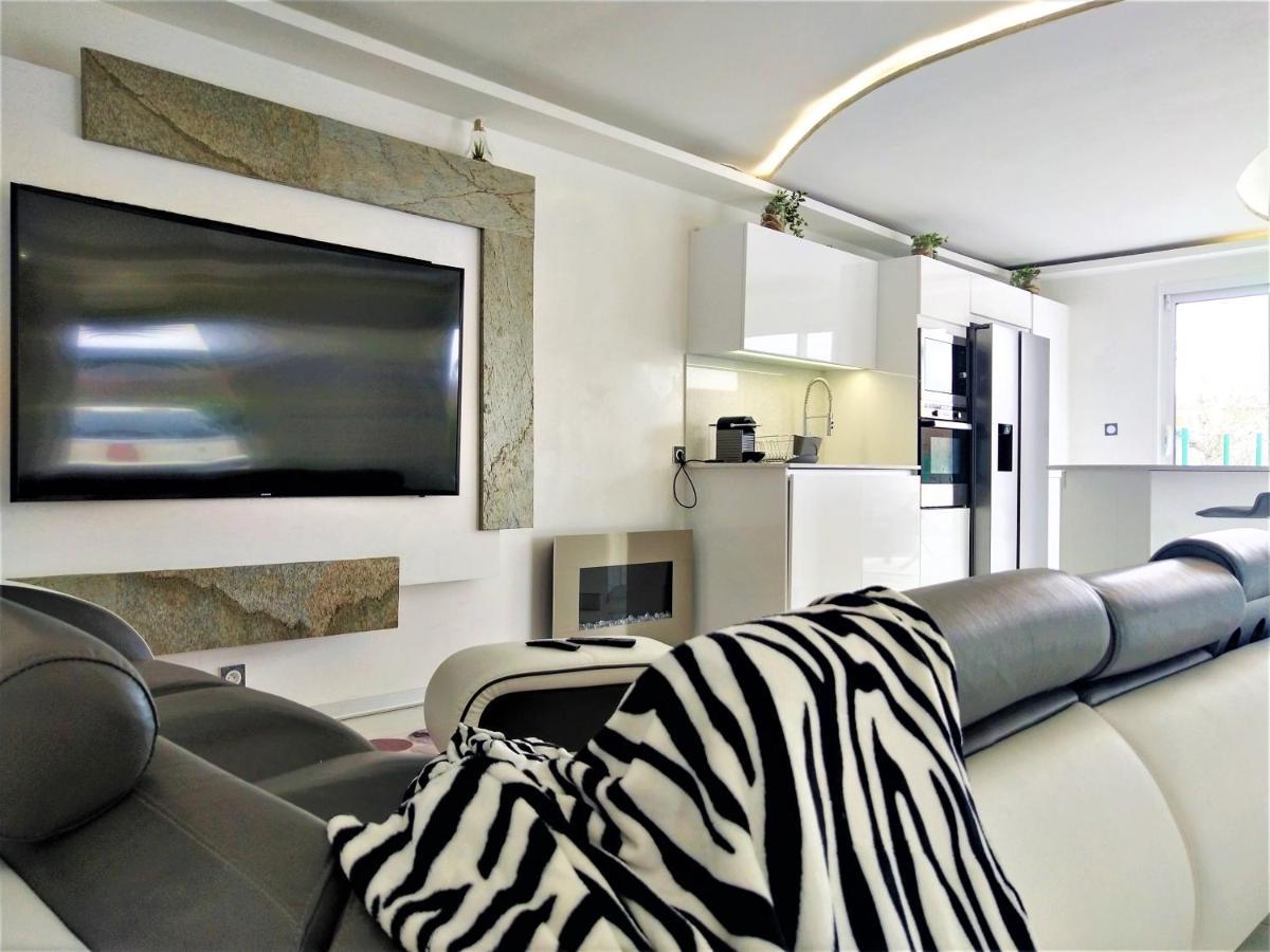 Villa Sapiac: Modern Italian-Inspired Retreat with Private Pool Montauban Exterior photo