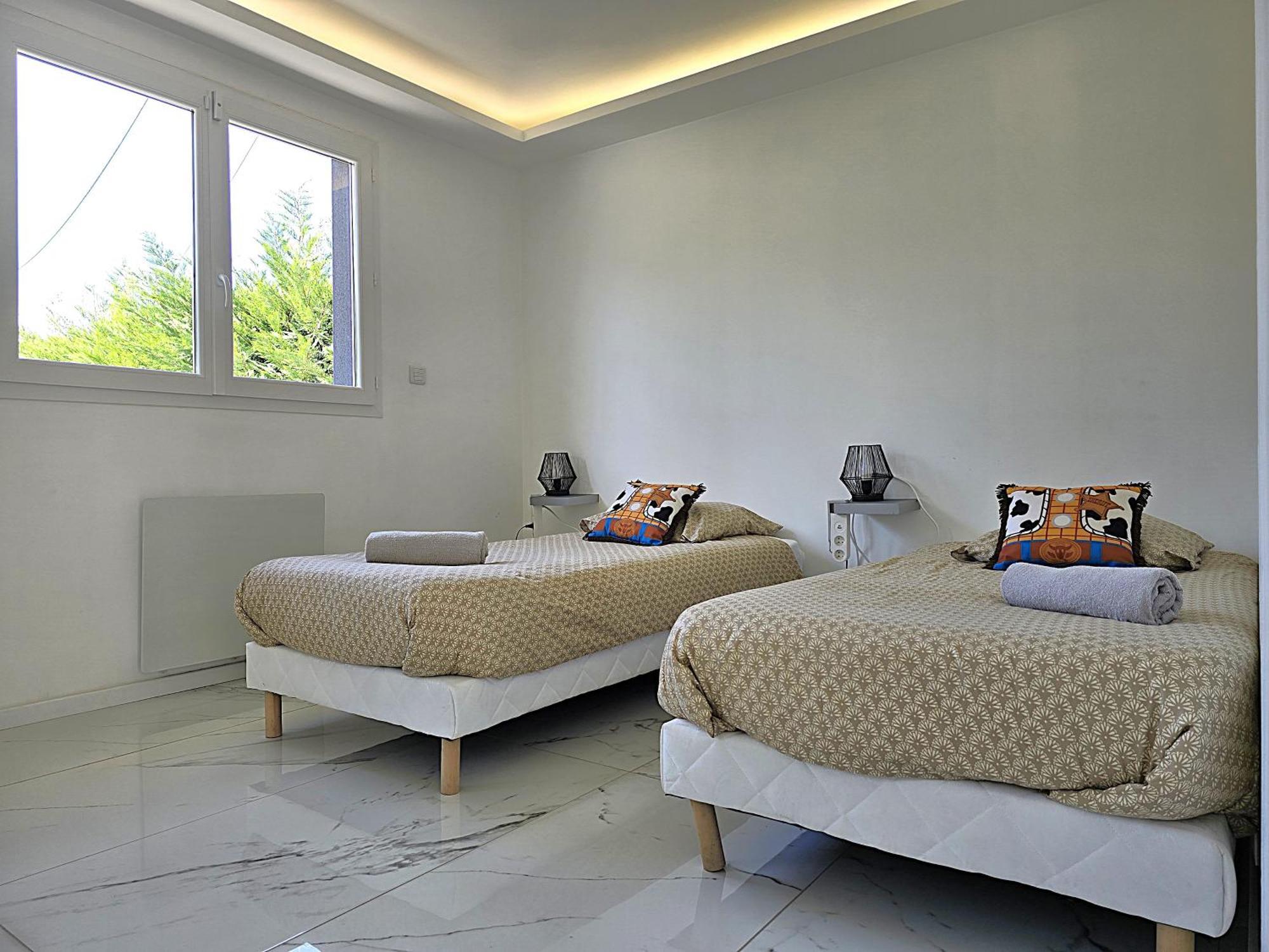 Villa Sapiac: Modern Italian-Inspired Retreat with Private Pool Montauban Exterior photo